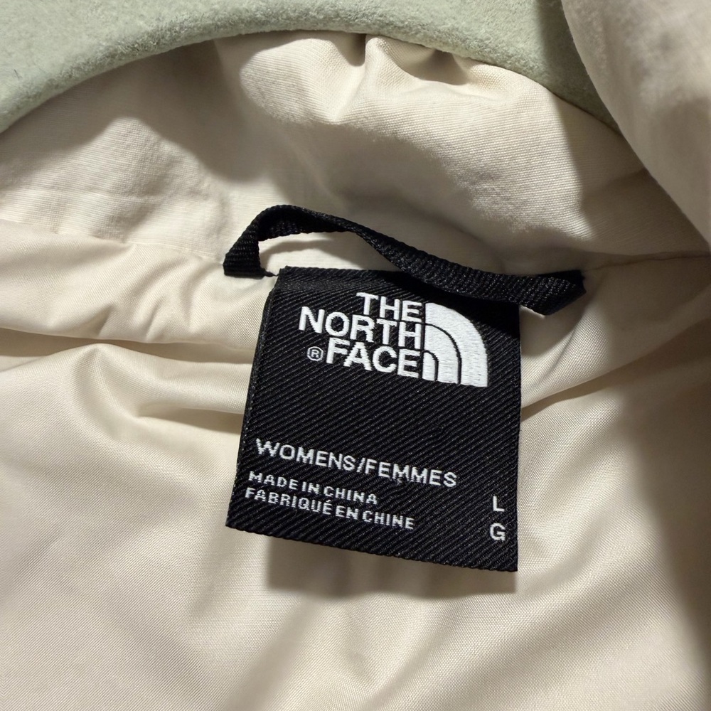 The North Face Ivory Puffer Jacket - Picture 2 of 7